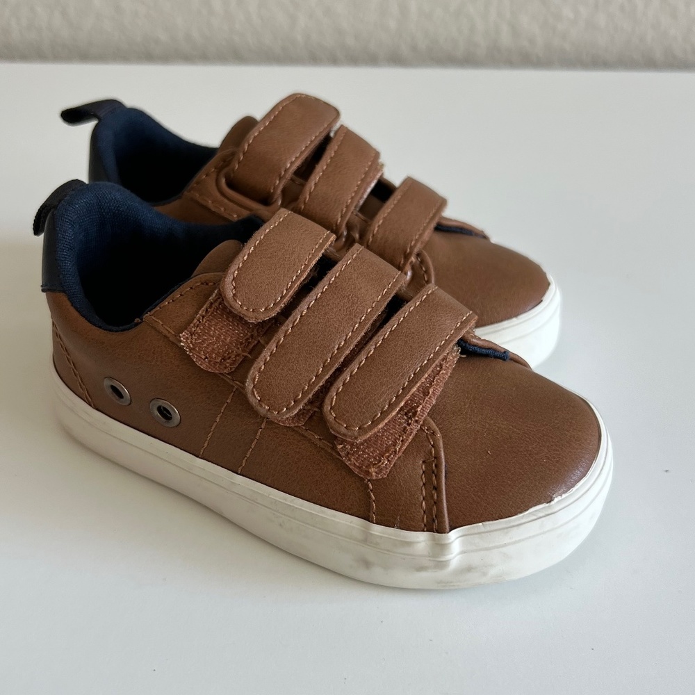 Old Navy Shoes (Tan with Velcro Straps sz 6)